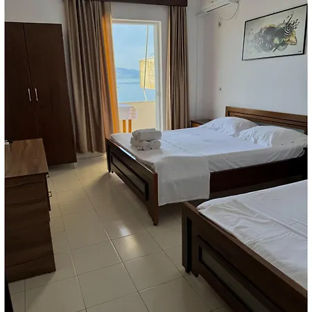 Beachside Golden * Sarandë
