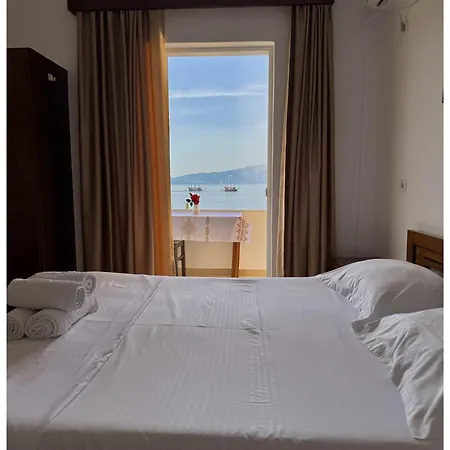 Beachside Golden סרנדה